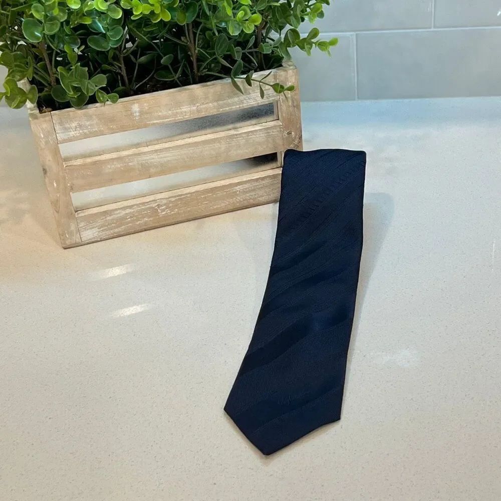 Oleg Cassini by Burma Men's Woven Textured Striped Necktie Navy Blue